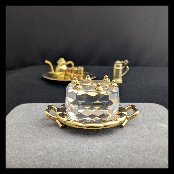 🎂 Vtg. Miniature Elegant Brass Service Platters w/ Cups Pitcher Crystal Cake - Picture 4 of 8